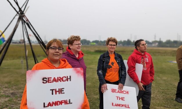 Write a Christmas card to the MB government: search the landfill